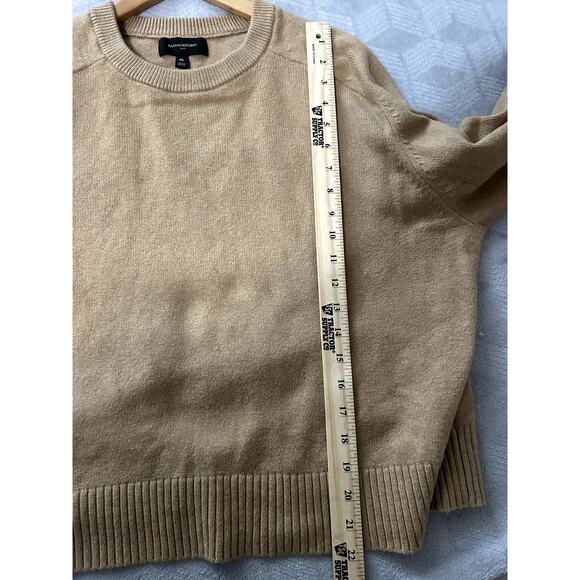 Perfectly Soft Crew Neck Banana Republic Women's XL Tan Sweater - Picture 7 of 7